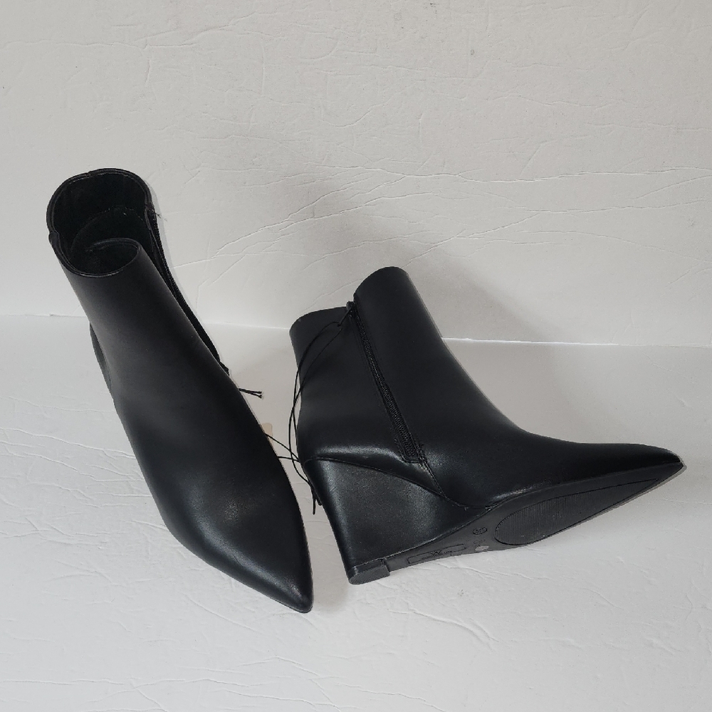 Worthington Elegant Black Wedge Shoes